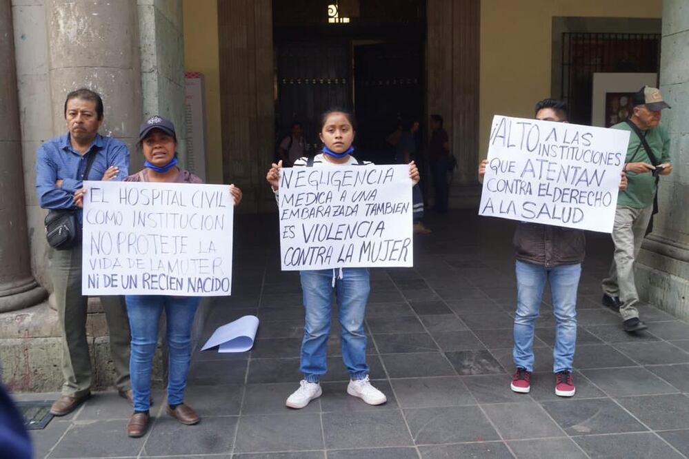 Denuncian negligencia médica contra mujer embarazada en Hospital Civil de Oaxaca; recién nacida está grave