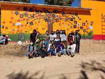 Pintan mural en Zaachila, Oaxaca, en favor de la inclusión laboral de los jóvenes