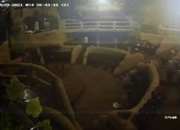 Con toda calma, así le prendieron fuego al Baby' O en Acapulco