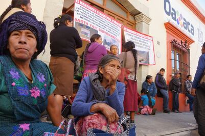 Con bloqueo exigen centro de salud para comunidades de Etla