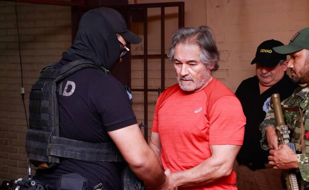 Realizan traslado desde Paraguay a México de Hernán Bermúdez, presunto líder de "La Barredora". Foto: Senad (@senad_paraguay)