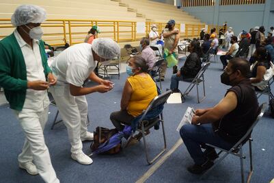 Reporta Oaxaca 186 casos activos de Covid-19 y 3 mil 808 muertes; vacunación continuará en 5 municipios