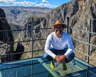 Reconocen en Chicago labor de chocolatero oaxaqueño con galardón “Agente de Cambio Global”