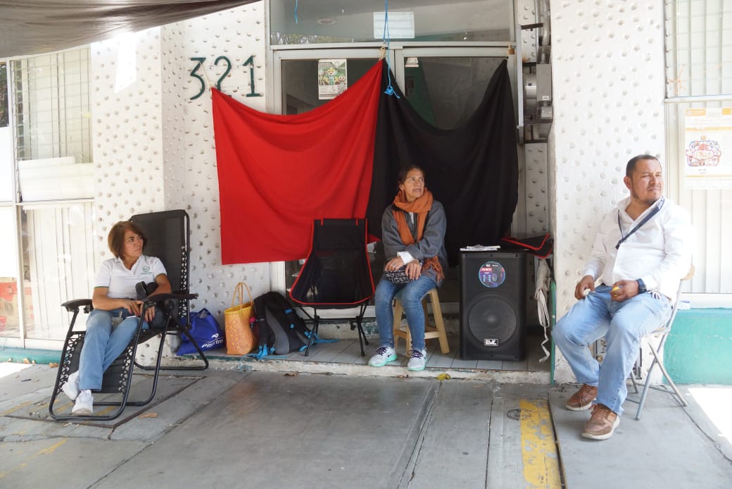 Cumple una semana la huelga en el IEBO; sindicato acusa falta de voluntad para atender demandas