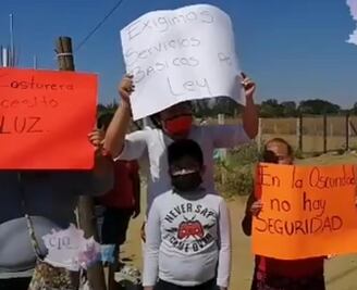 Urgen servicios familias de El Horno, Xoxocotlán; llevan 3 años sin luz, agua, ni drenaje