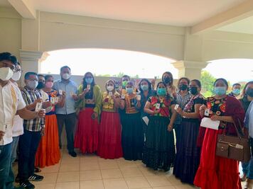 Acredita Segego a autoridades de 218 municipios de Oaxaca, incluidas 90% de mujeres electas