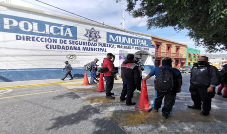 Policías capitalinos exigen retirar filtros sanitarios y les apliquen pruebas de Covid; van 4 muertos