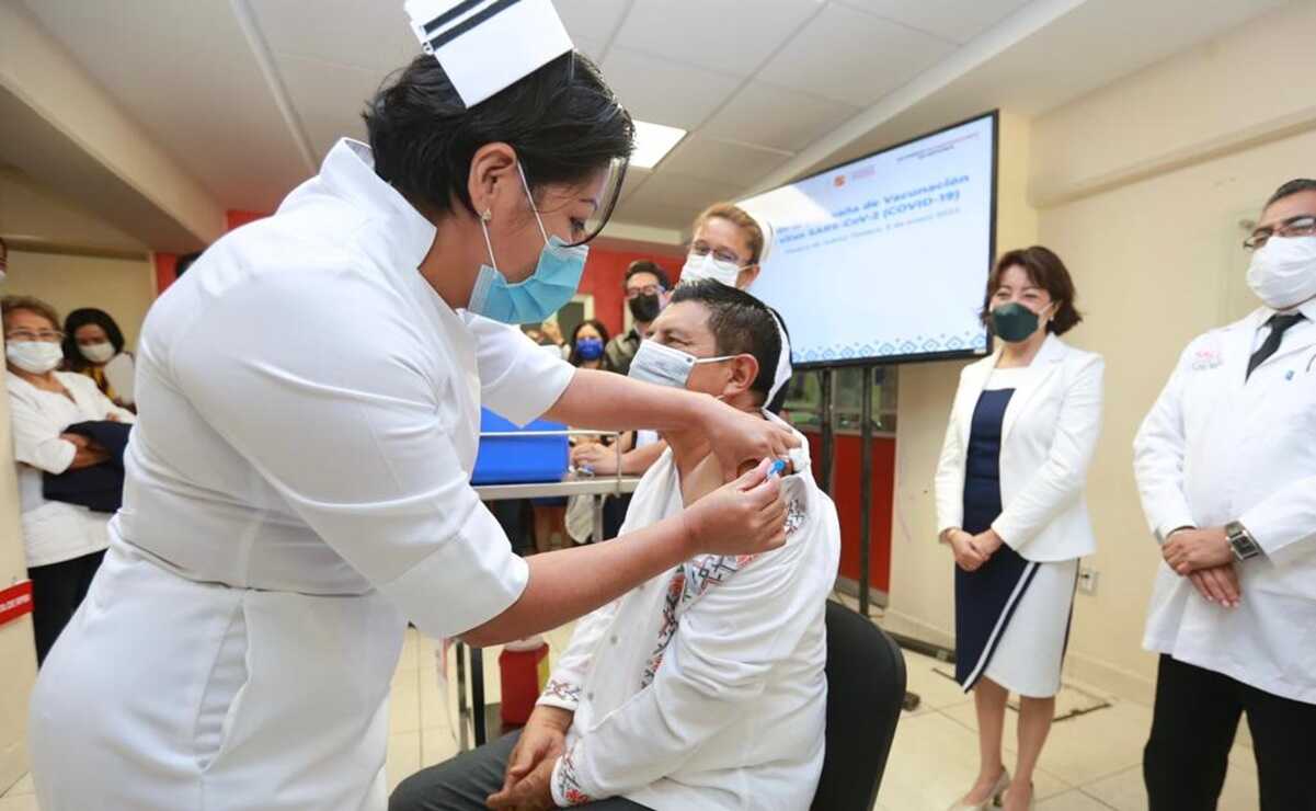 Arranca aplicación de vacuna cubana Abdala contra Covid-19 en Oaxaca; Jara recibe primera dosis. Foto: Especial