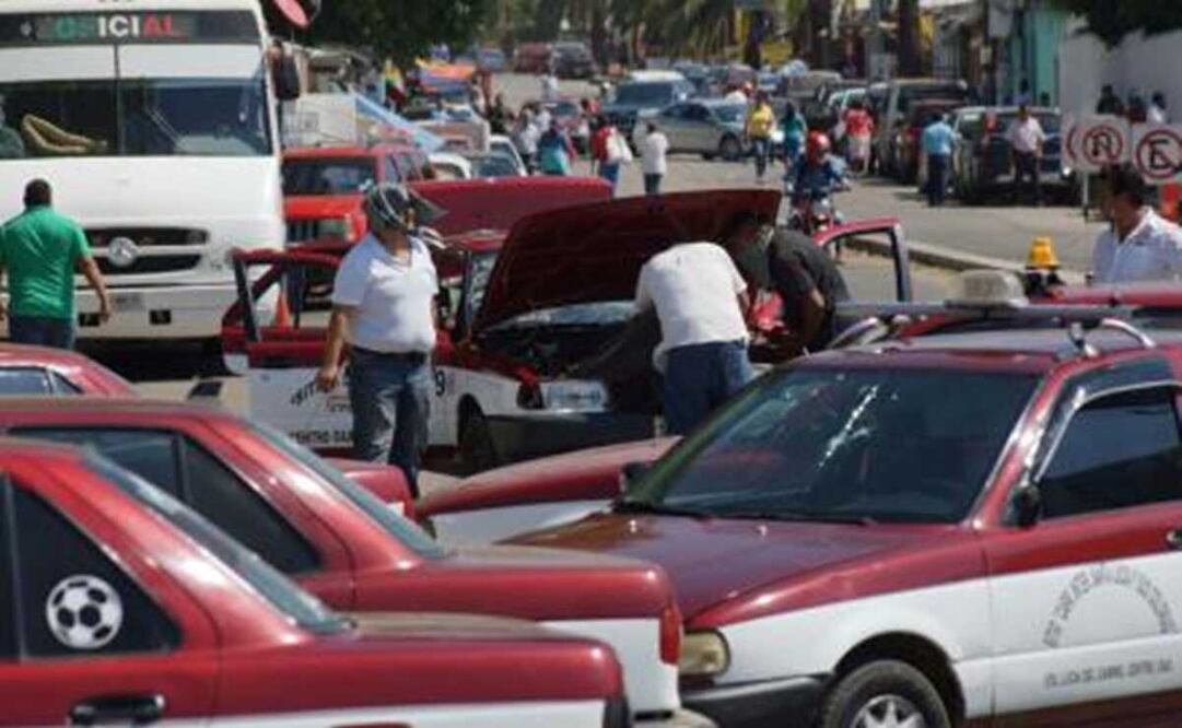 Semovi no autorizó aumento de la tarifa de taxis colectivos que van a Zaachila, Oaxaca. Foto: Archivo EL UNIVERSAL