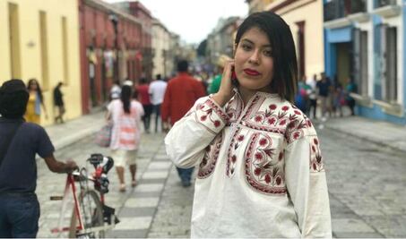 Dan de alta a saxofonista atacada con ácido, inicia rehabilitación