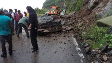 Afectados 74 tramos carreteros por lluvias y sismo de 8.2 grados
