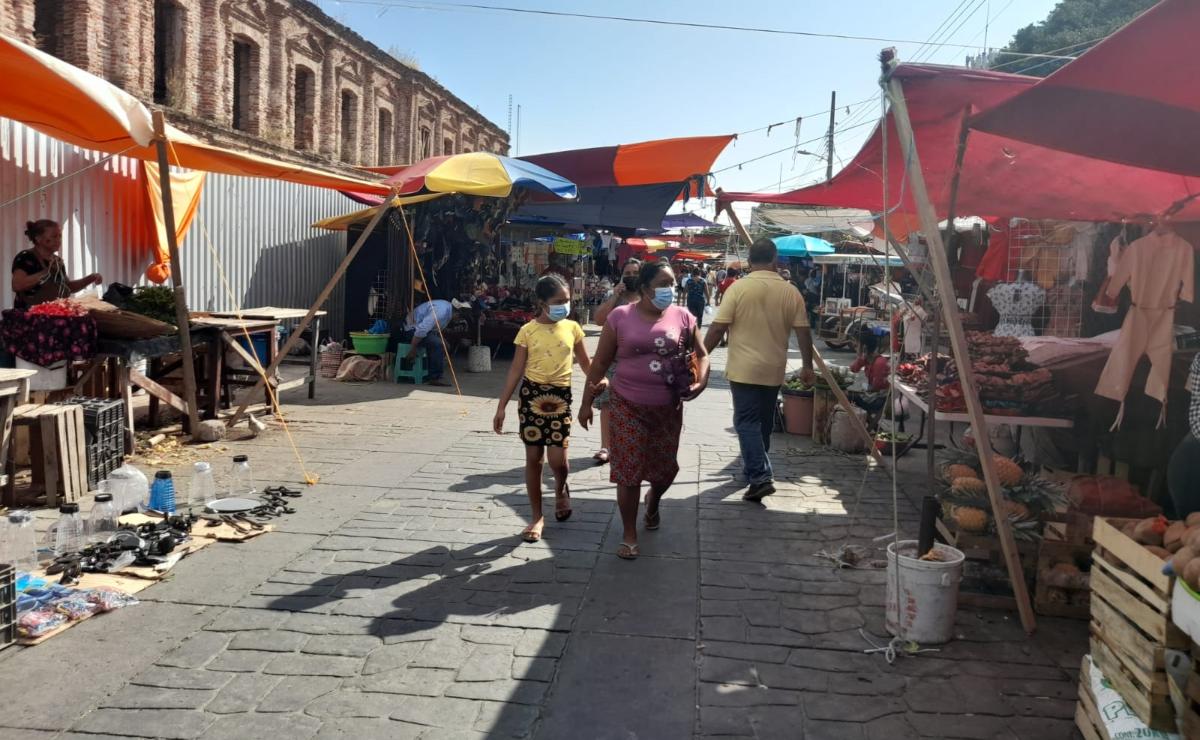A 4 años del 7-S, continúa peregrinar de 700 comerciantes de Juchitán; los reubicarán para obras de Sedatu