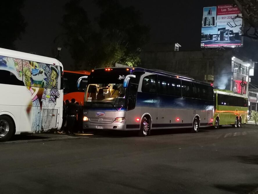 Se movilizan desde Oaxaca más de 25 mil simpatizantes de Sheinbaum para su arranque de campaña. Foto: Edwin Herández