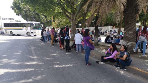 Con bloqueo, sindicato de la UABJO exige bonos por 6.5 mdp