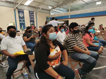 Aplican 35 mil dosis contra Covid-19 a mayores de 18 años en Juchitán, Tehuantepec y Salina Cruz