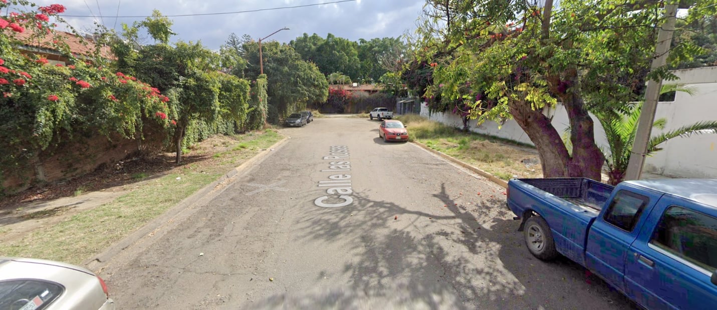Calle Privada de las Rosas, en la colonia Reforma, afectada por las obras de la plaza comercial
