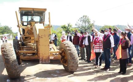 Arrancan obras carreteras en la Mixteca por 70 mdp; son parte de la reactivación económica