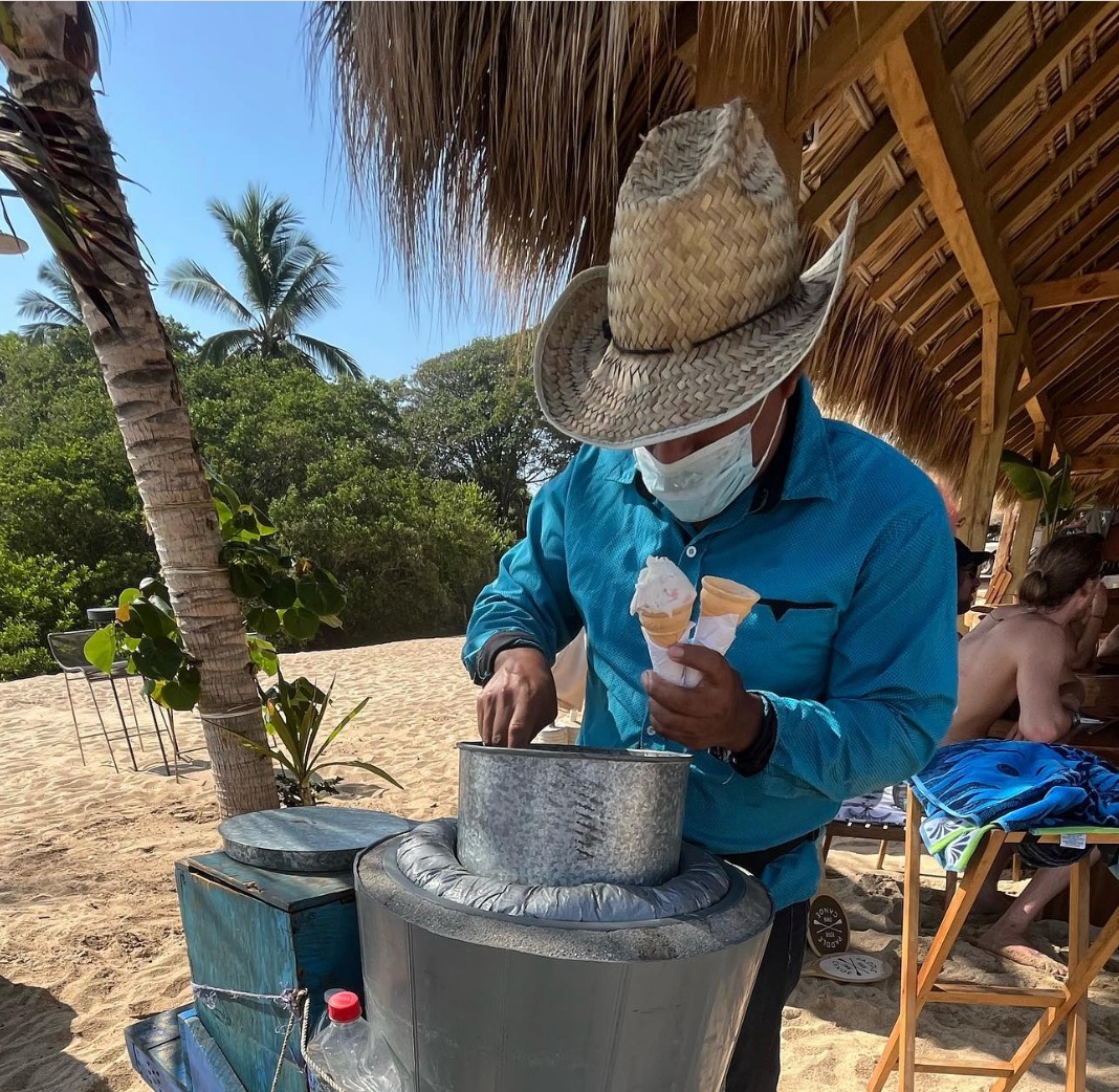 Puerto Escondido antes del impacto del huracán Erick