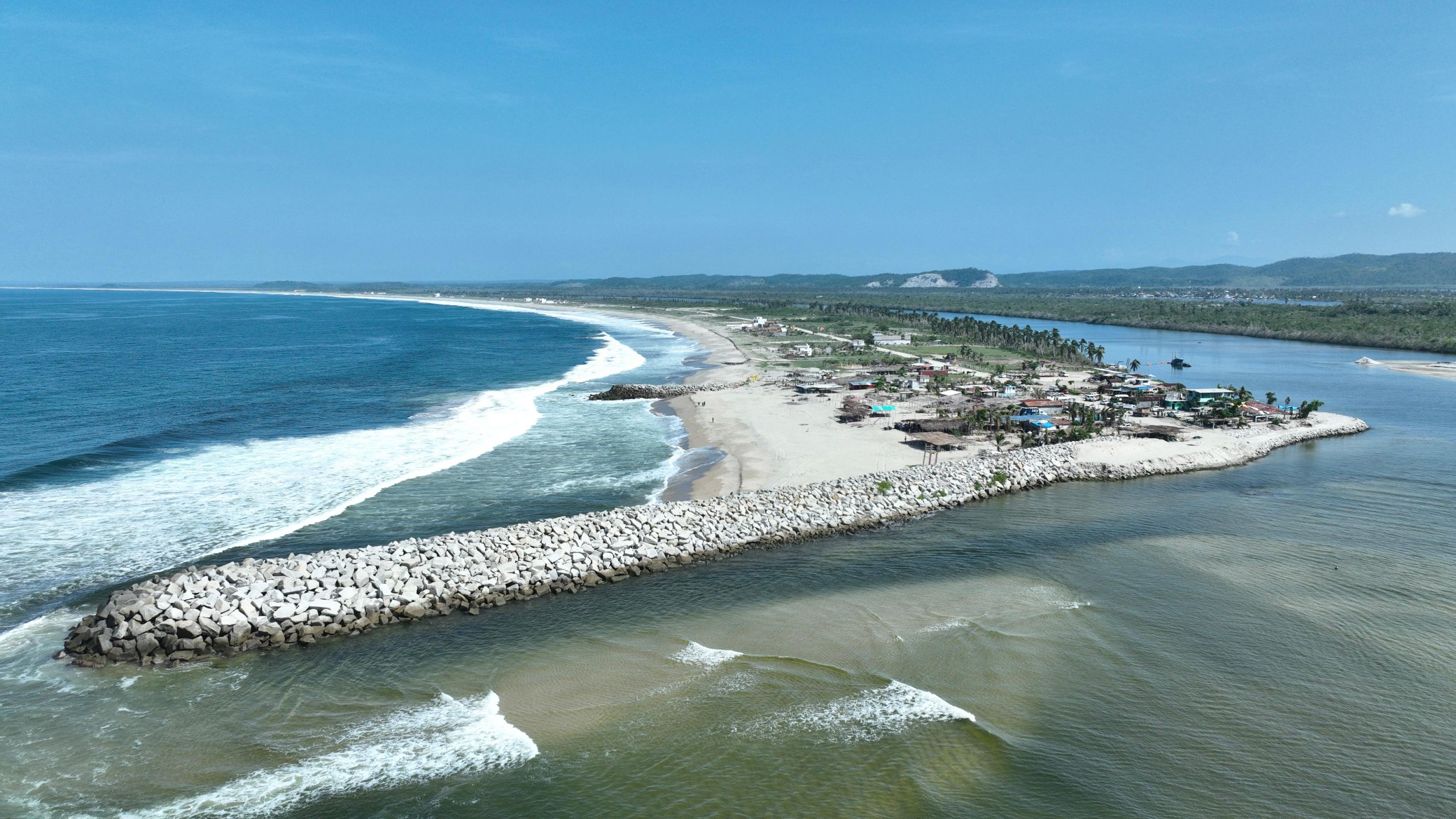 Playa Corralero en el municipio de Pinotepa. Foto: Saymi Pineda Velasco