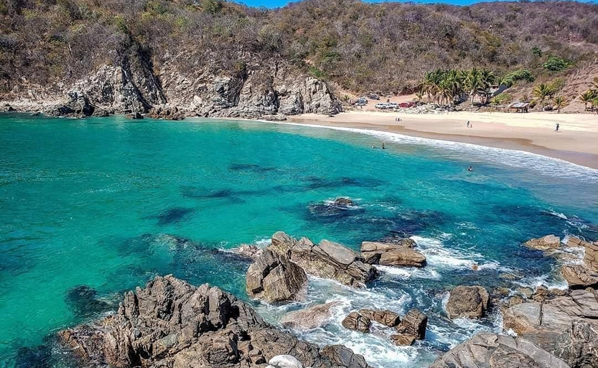 Bahía de Tembo, la misteriosa playa de Oaxaca con una alberca natural