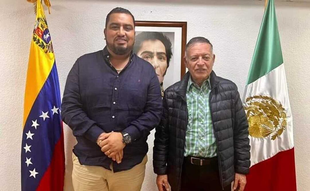 Edil de Tapanatepec se reúne con embajador de Venezuela por miles de migrantes varados en Oaxaca. Foto: Especial
