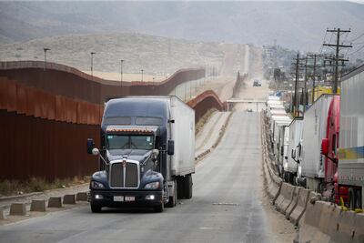 Advierten de recesión económica en México por enfrentamiento con EU