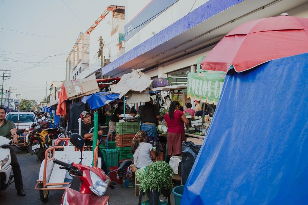 Comercio formal de Tuxtepec acusa disparo de ambulantaje previo a elecciones en Oaxaca. Foto: Antonio Mundaca