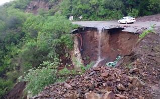 ¡Alerta! Lluvias causan derrumbes y desgajamientos sobre la carretera federal 190 en el tramo Istmo-Oaxaca