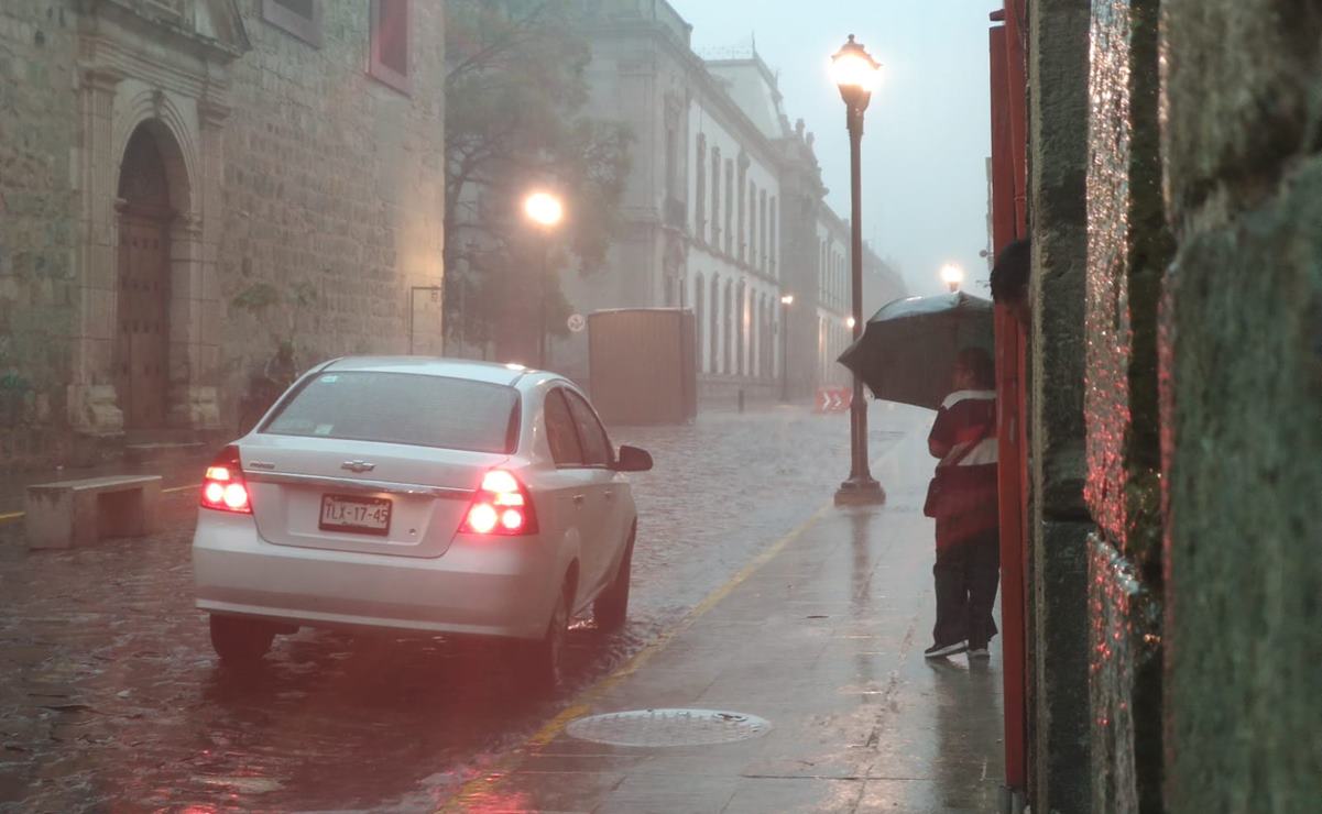 Advierte Protección Civil fuertes lluvias y rachas de viento de hasta 45 km/h en 5 regiones de Oaxaca. Foto: Mario Arturo Martínez