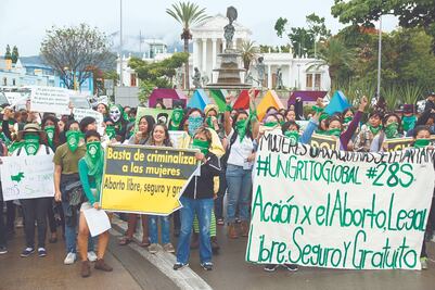 Grupos feministas exigen que en Oaxaca, derecho de las mujeres a decidir no se quede en el papel