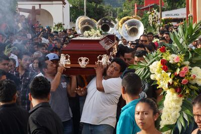 Dan sentido último adiós a líder de la banda “Tierra Mojada”