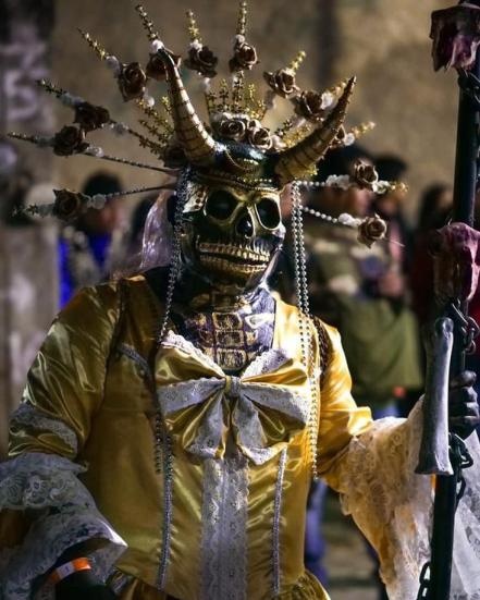 Personajes fantásticos caracterizan las Muerteadas de Etla. Foto: Archivo