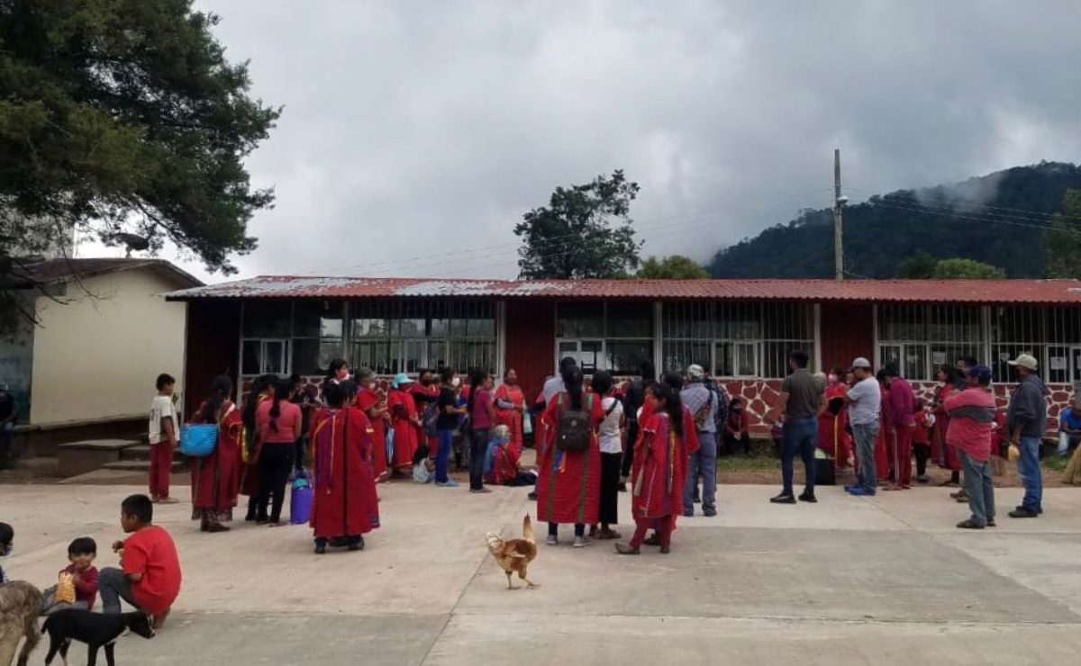 Tras abandono de 10 meses, CNDH acude a entrevistar a familias triquis desplazadas de la Mixteca de Oaxaca
