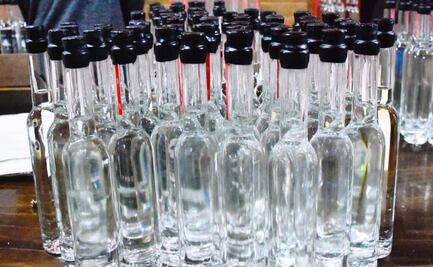 Crecen exportaciones de mezcal de Oaxaca a China; la meta es enviar botellas de 35 marcas