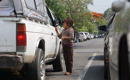 ¿Regreso a clases? Explotación y violencia se ensañan con niñas que trabajan en calles de la ciudad de Oaxaca