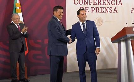 Gobernador de Oaxaca entrega presidencia de la Conago al panista Mauricio Vila