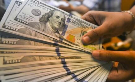 Se dispara dólar hasta los 19.55 pesos por renuncia de secretario de Hacienda
