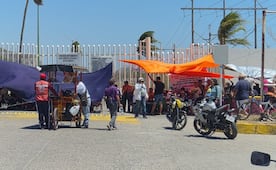 Maestros de la Sección 22 del SNTE bloquean la refinería de Salina Cruz en su tercer día de paro laboral