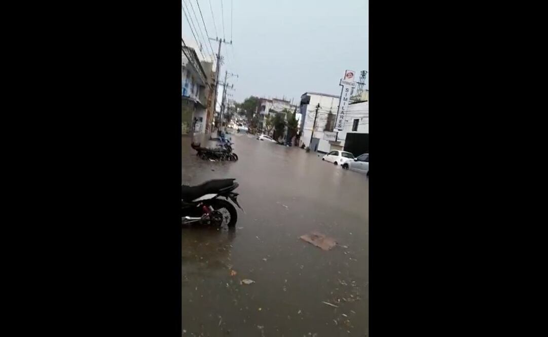 Hospital Civil de la ciudad de Oaxaca se queda sin luz y con encharcamientos tras fuertes lluvias. Foto: Especial