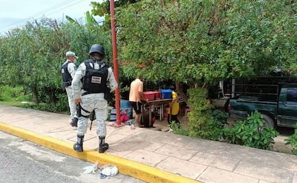 Con apoyo de la GN, retiran a nuevos comerciantes de campamento de migrantes en Tapanatepec, Oaxaca