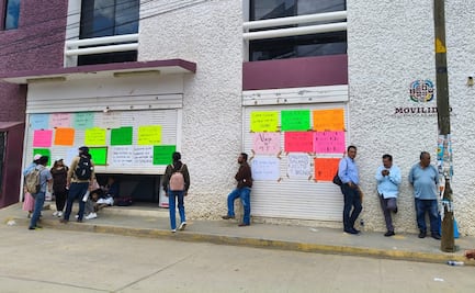 Trabajadores toman oficinas de la Semovi por adeudo de la prestación por el Día de la Madre