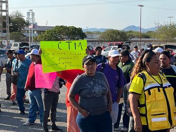 CMIC y CTM protestan en la refinería de Salina Cruz para exigir el pago de adeudos a proveedores y contratistas