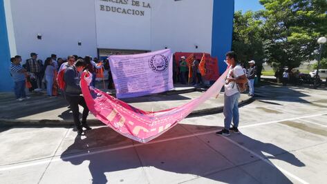 Rechazados de la UABJO  piden ampliar matrícula