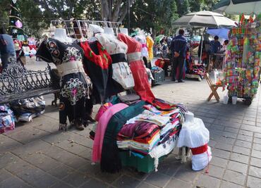 Invaden ambulantes, otra vez, el zócalo de Oaxaca