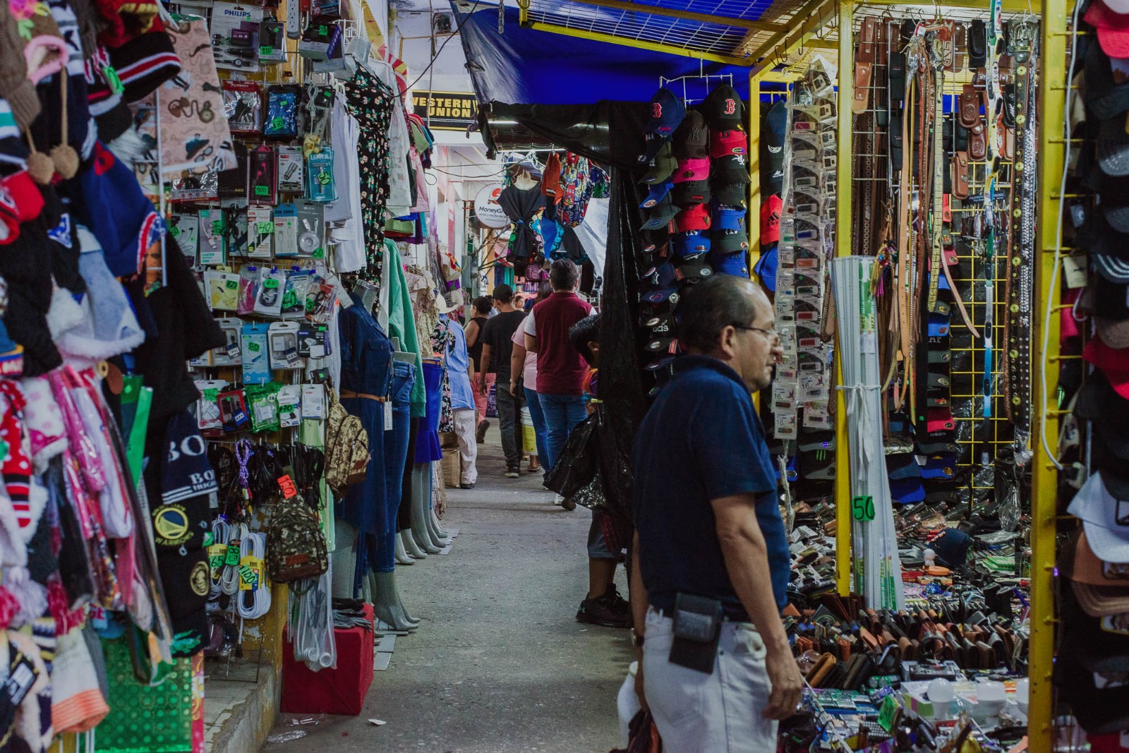 Sindicato de Comercio de Tuxtepec negociará que se cumpla aumento de salario mínimo. Foto: Antonio Mundaca