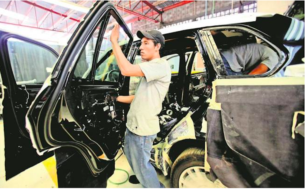 Dependencias gastan mil millones en blindaje de autos