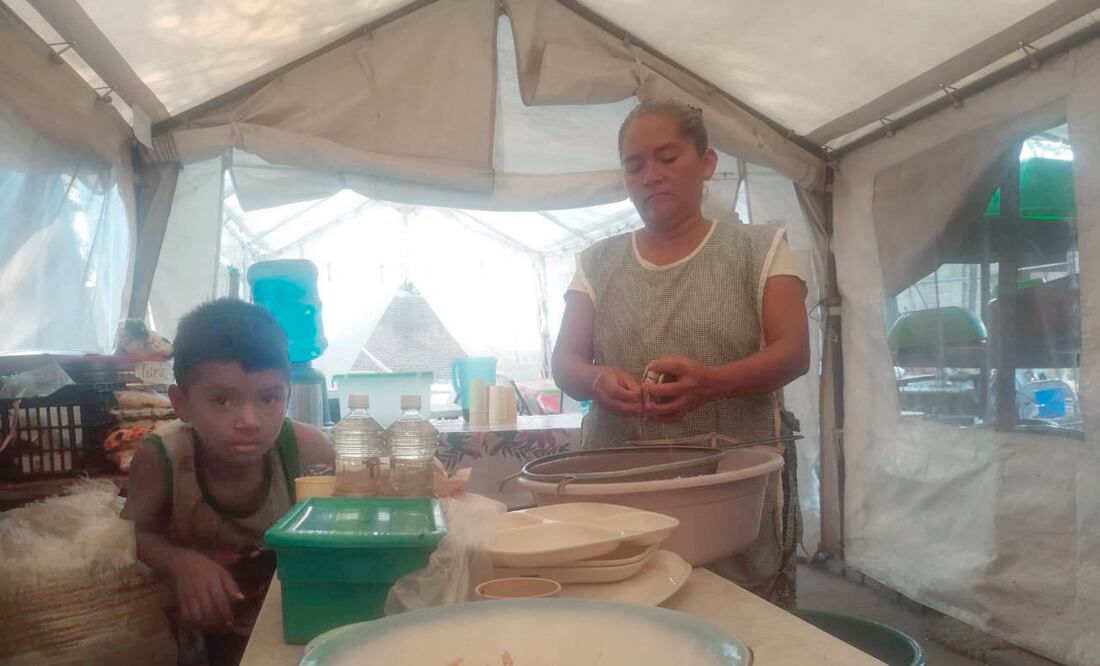 Las comuneras aseguran que cerrarán la cocina hasta que el último vecino en proceso de reconstrucción deje de solicitar un plato de comida. Fotos: Cortesía