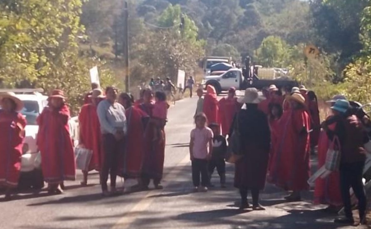 “Sin previo aviso, pretenden instalar cámaras de vigilancia en nuestros pueblos”, acusan triquis del MULTI en Oaxaca. Fotos: Especiales
