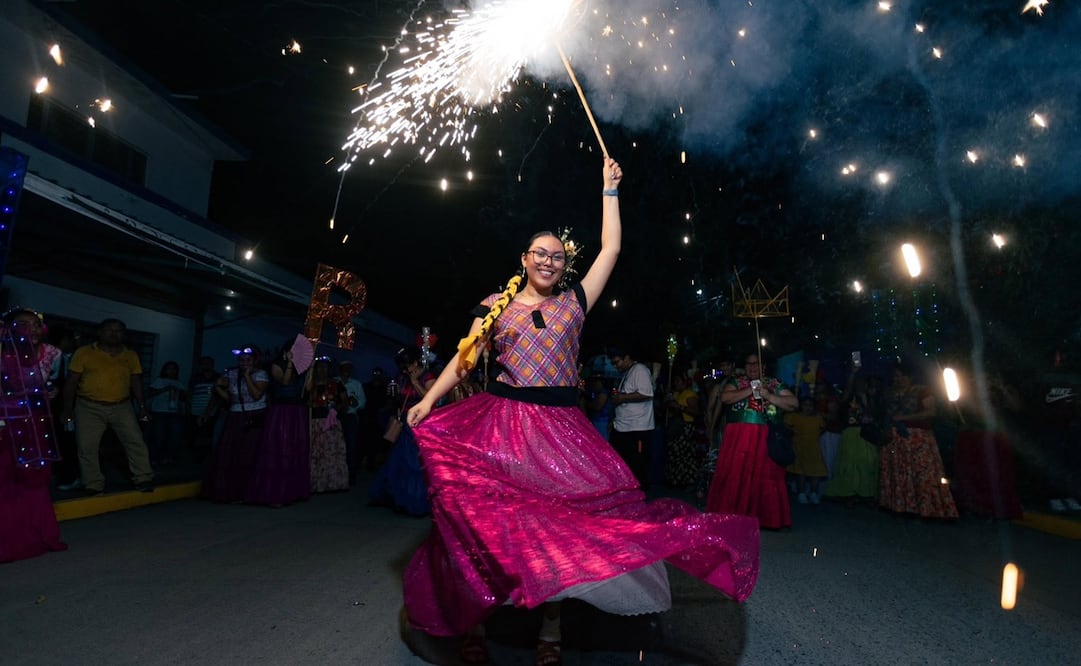 Vela en Ixtepec. Foto: FB@VELA IXTEPECANA 25 De SEPTIEMBRE