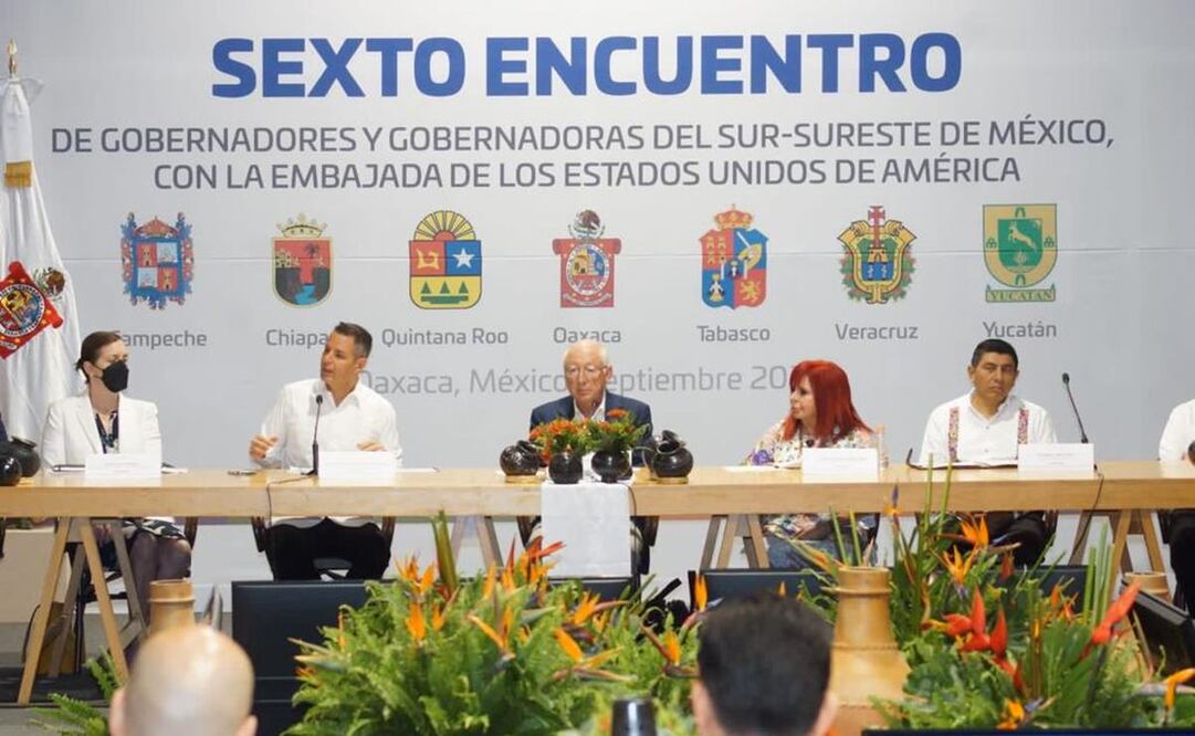 “Son tiempos de oportunidades para el sur-sureste”, dice Murat al encabezar encuentro de gobernadores en Oaxaca. Fotos: Edwin Hernández